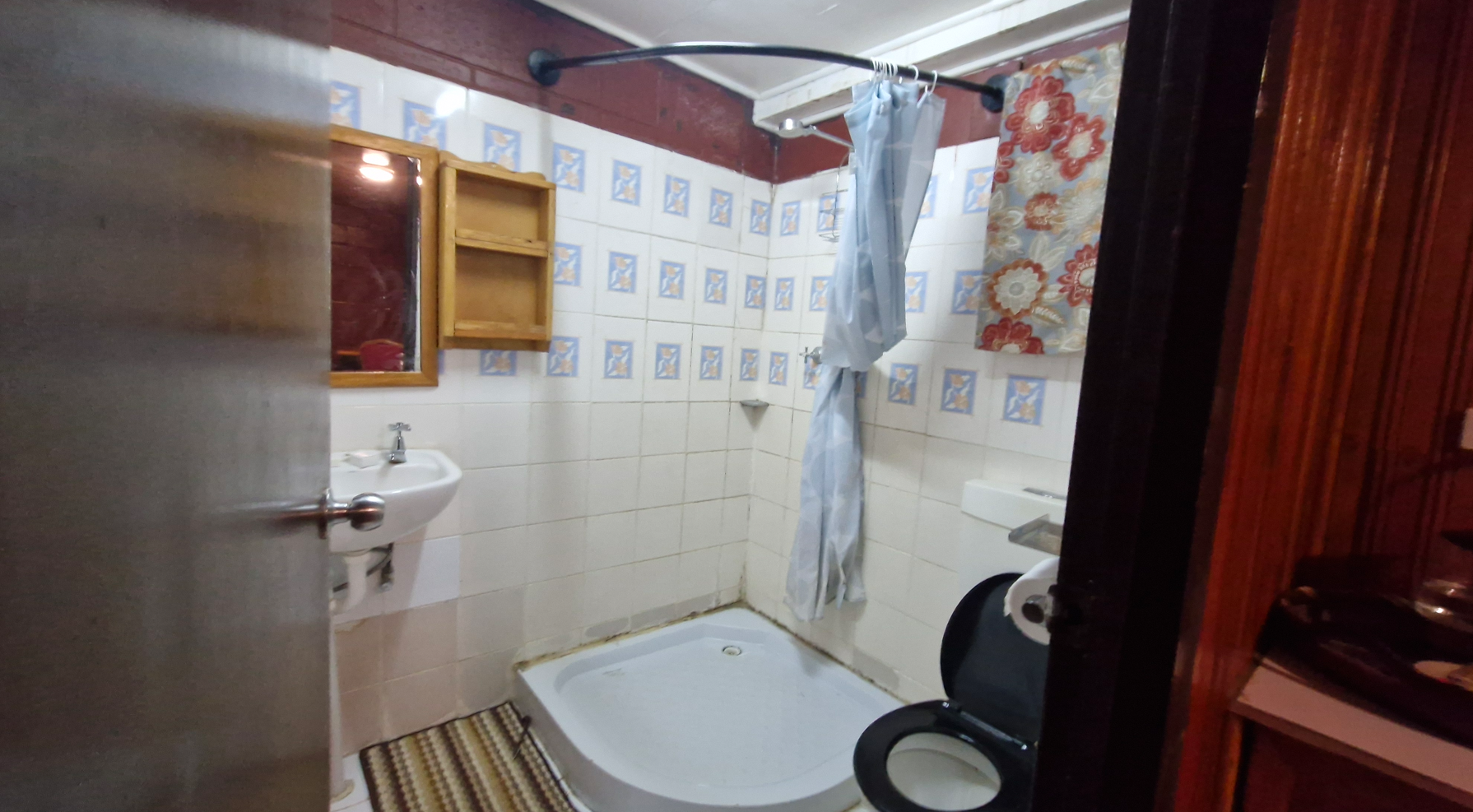 executive-toilet-shower